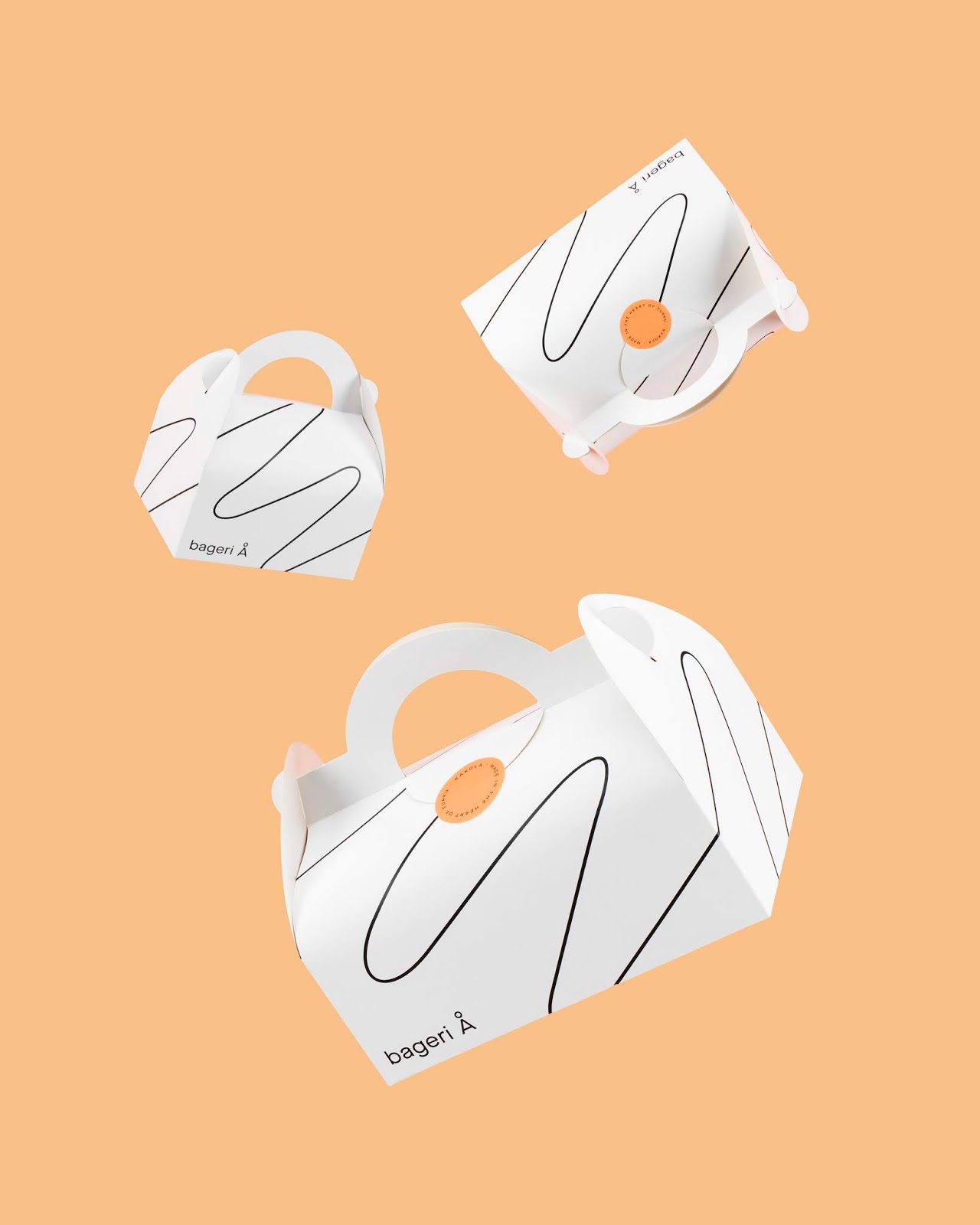 Dịch vụ in hộp gấp xếp, folding wrapping box packaging với hệ thống ISO, Intellitrax kiểm soát màu 1–2%. Sản xuất ổn định, phù hợp đơn hàng lớn.